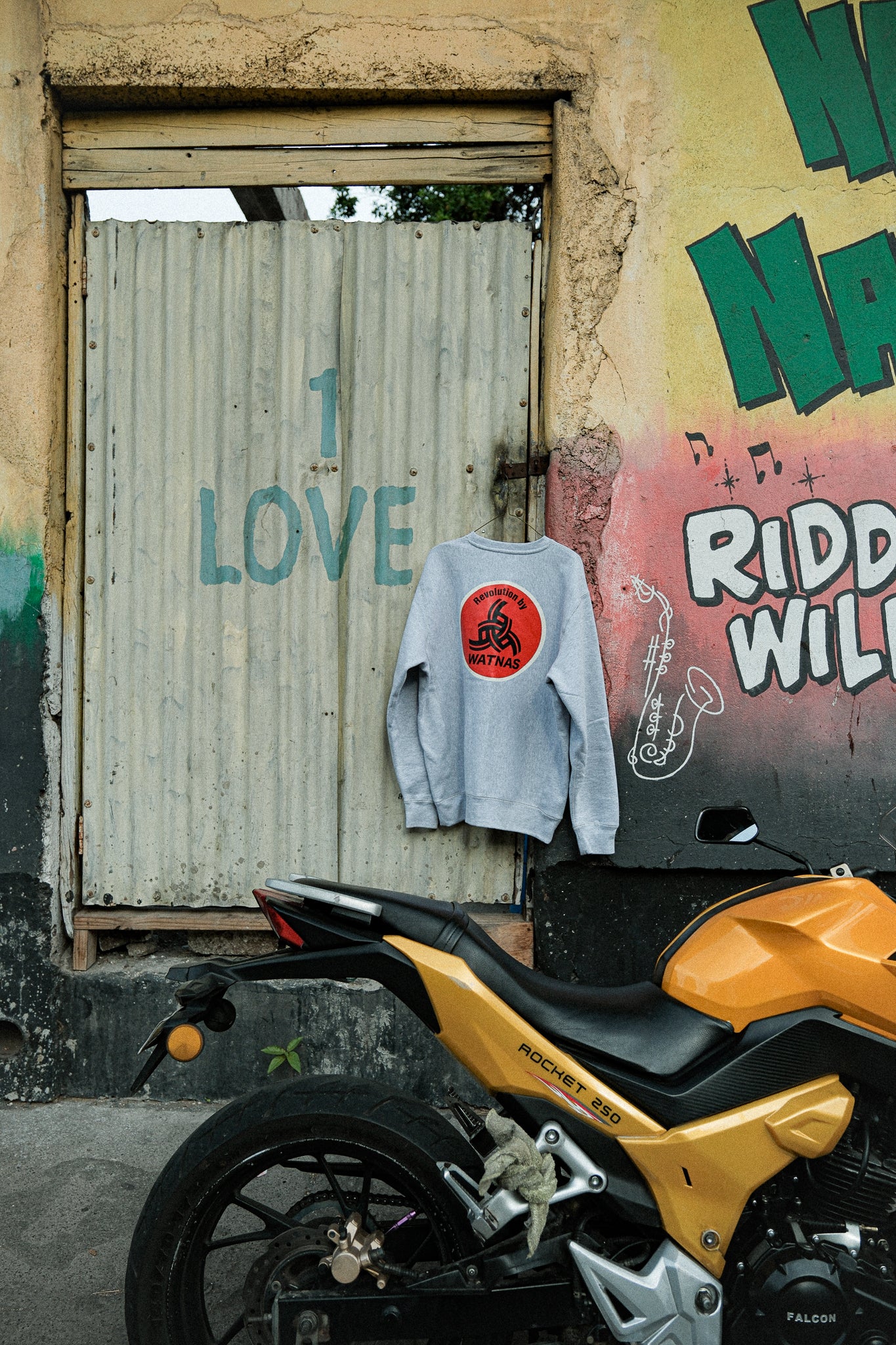 WATNAS "Revolution by WATNAS" Premium Heavy Weight Crew Sweat 〈3Colors〉限定カセットテープ付き【予約】